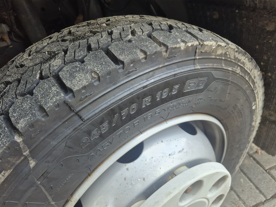 Renault D12 kontener z windą