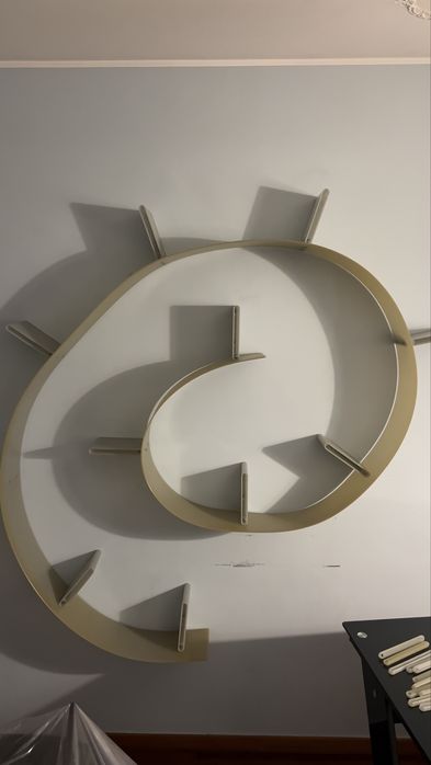Estante em forma caracol