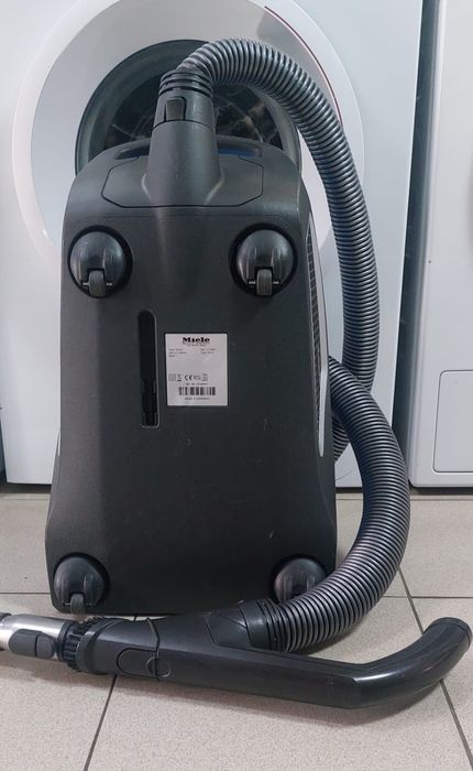Пилосос Miele Blizzard CX 1