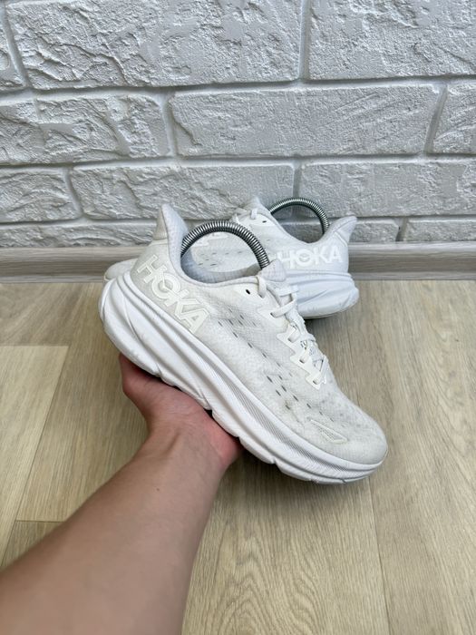 Кросівки Hoka Clifton 9