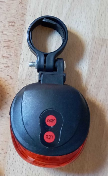 Luz traseira de bicicleta com 5 LED e 2 laser - À prova de água