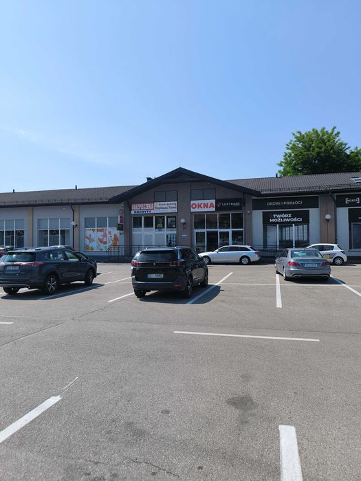 Atrakcyjby lokal użytkowy na parterze w sercu centrum handlowego