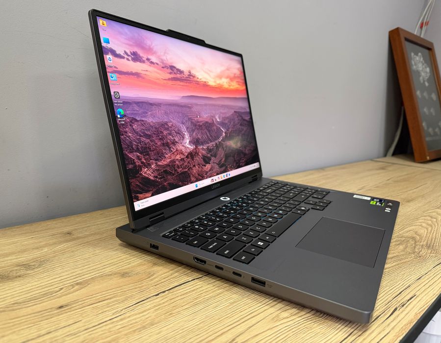 Lenovo Legion 5 ULTRA 9 275HX /32 Ram/ 1TB/ 5060/ WQXGA 240 Hz