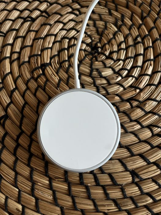 Ładowarka indukcyjna IPhone Magsafe NOWA biała