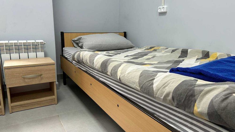 Койко-місце хостел 4-місний номер для чоловіків в центрі міста