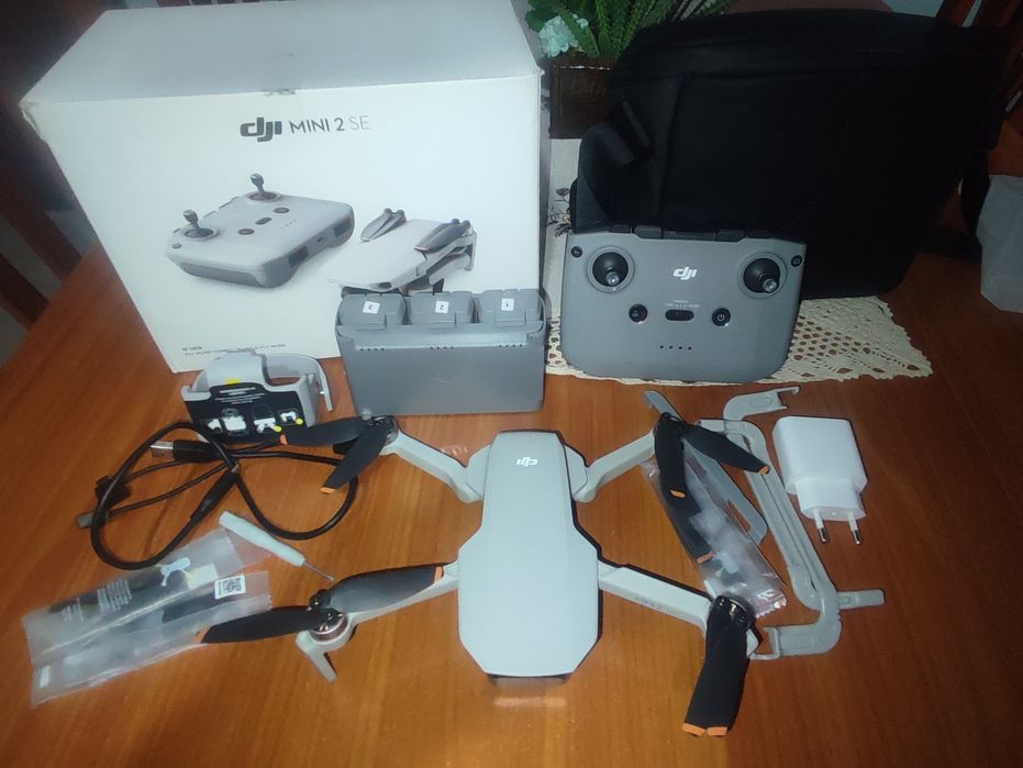 DJI Mini 2 SE Combo - Apenas 2h de Voo | 8 Ciclos Bateria