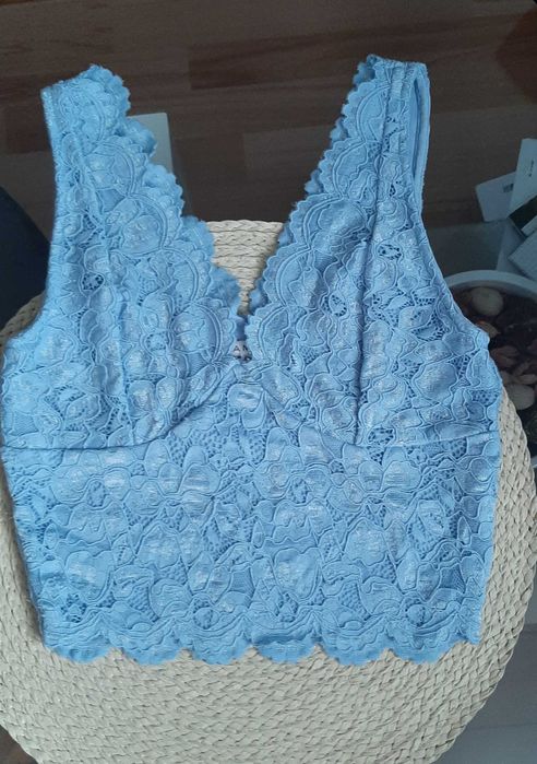 Koronkowy crop top