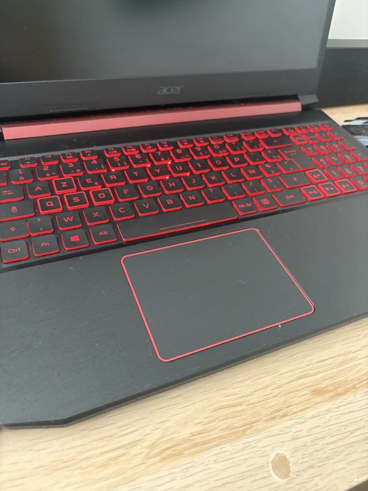 Portatil gaming Acer como novo.