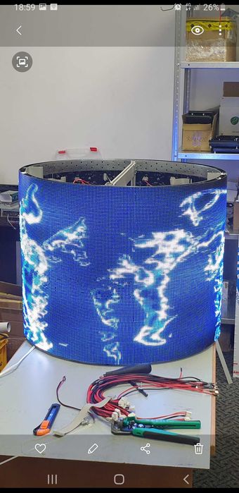 Світлодіодний екран з гнучких модулів у формі кола. LED екран