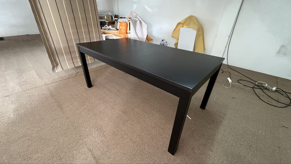 Vende- se Mesa de madeira forte