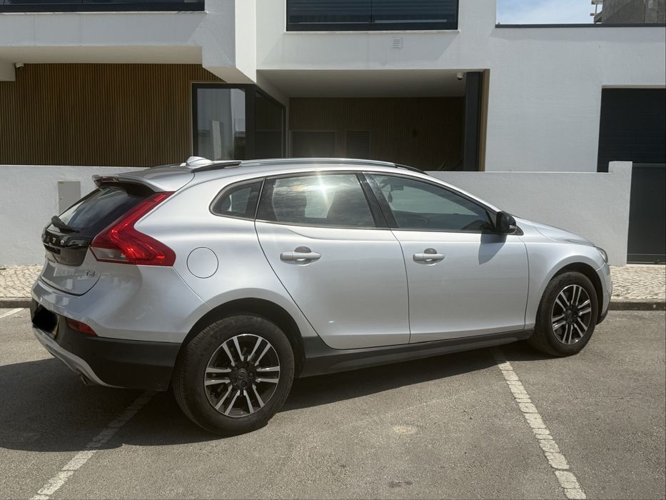 Volvo v40 cross country 2019