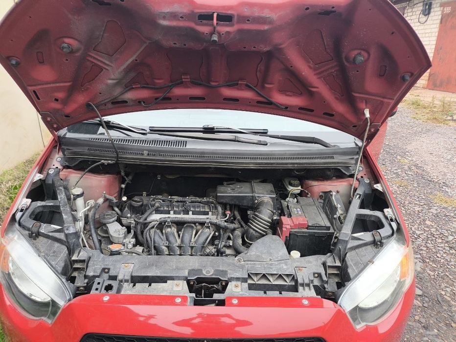 Mitsubishi colt 2009 року