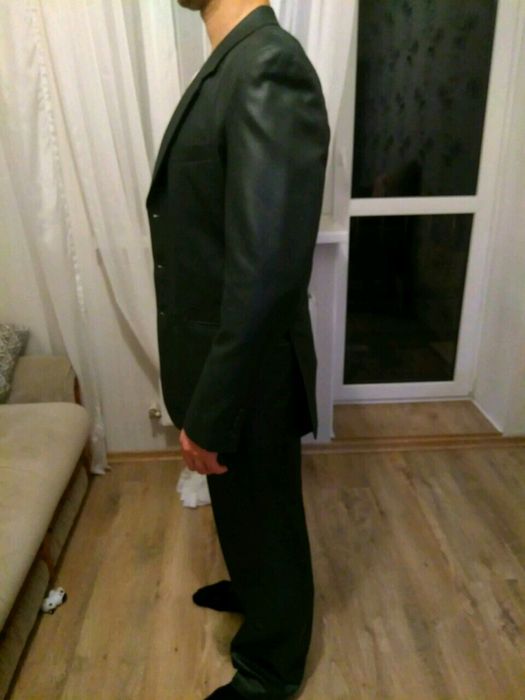 Чоловічий  костюм