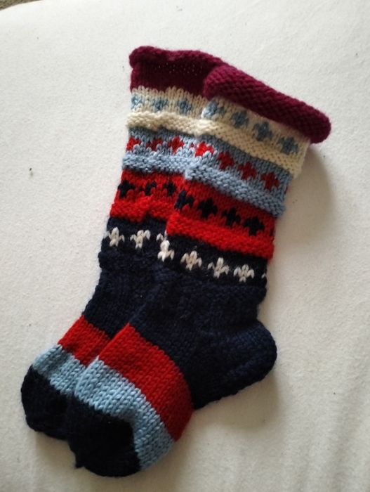 Skarpetki podkolanówki  ręcznie robione
Dlugosc stopy 14 cm
Wysokość