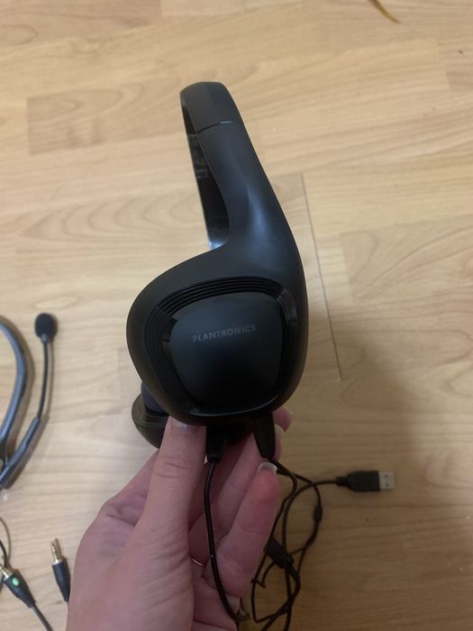 Наушники Plantronics