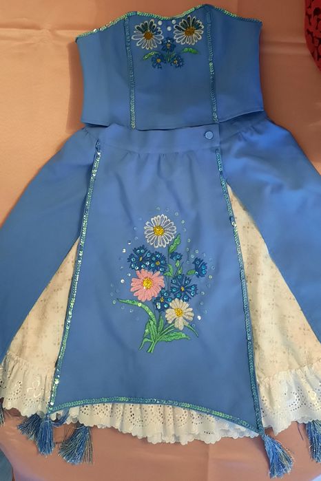 Продам костюм на девочку