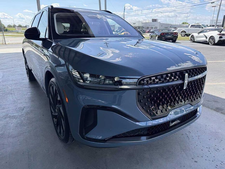 Lincoln Nautilus Hybrid Premiere      2025
