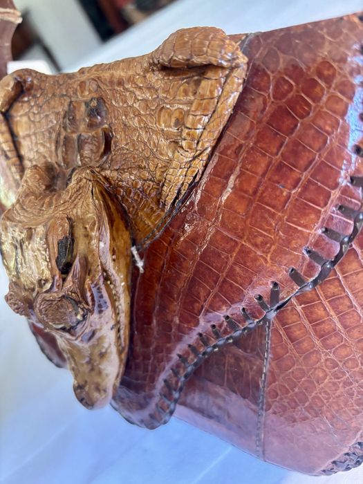 Mala em pele de crocodilo verdadeira