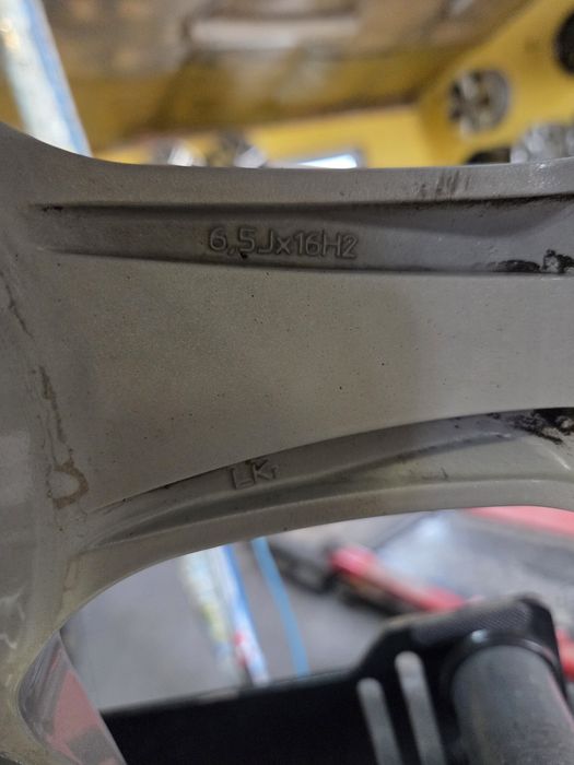 Felgi Aluminiowe 4x100 6,5Jx16 ET 38 Renault