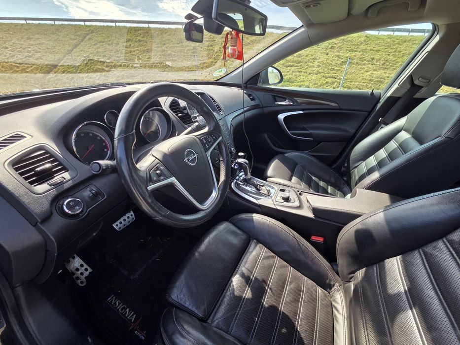 Opel insignia sedan 2.8t v6 4x4