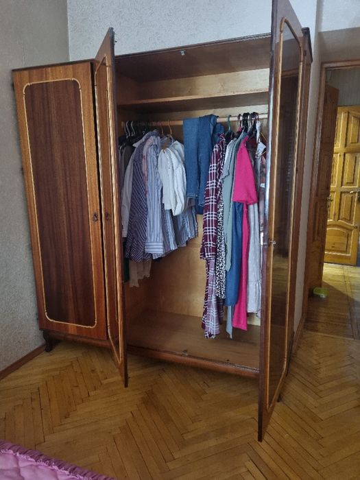 Шкаф со спального гарнитура