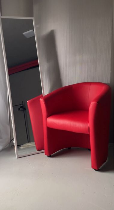 Мʼяку крісло для декору