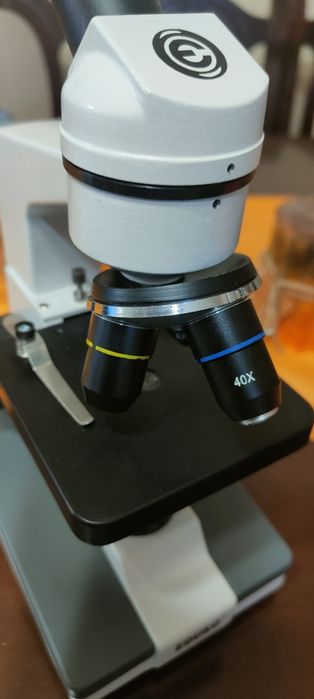 Mikroskop biologiczny
