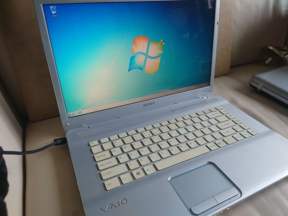 Laptop Komputer Sony Vaio 7186M