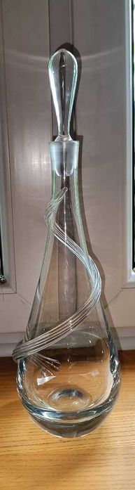 Piękna stara szklana designerska karafka. Z korkiem. Stan b.db.