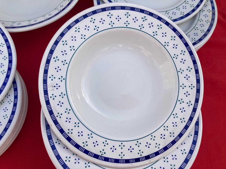 Conjunto Louça em porcelana 19 peças Oxford Brasil Antigo