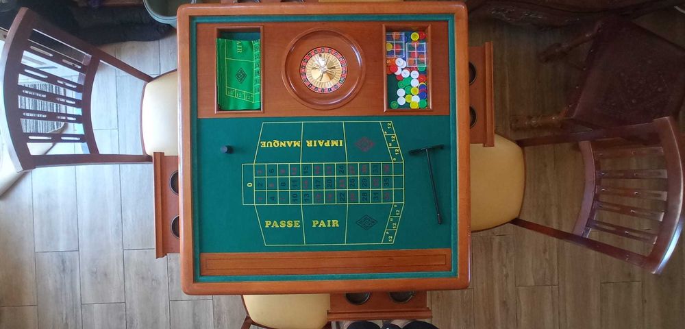 Mesa de Jogos Completa + 4 Cadeiras = QUATRO JOGOS NUMA SÓ MESA!  Cartas • Xadrez • Damas • Roleta =