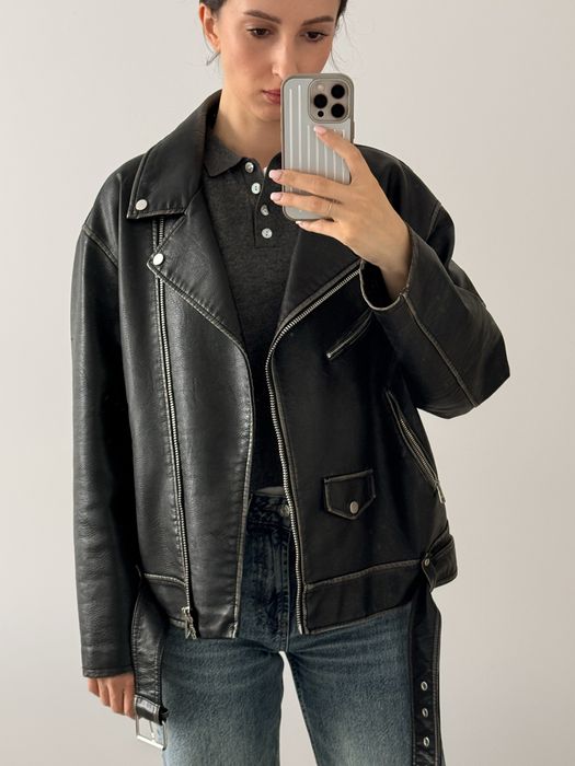 Косуха в стилі Acne Studios від Bershka
