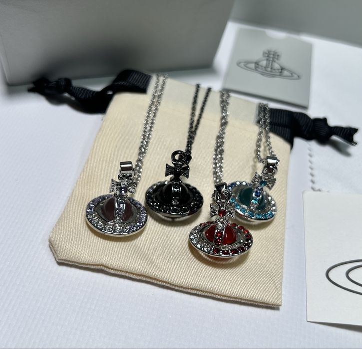 Підвіска Vivienne Westwood