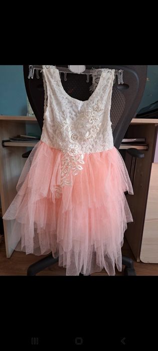 Tiulowa sukienka 92/98