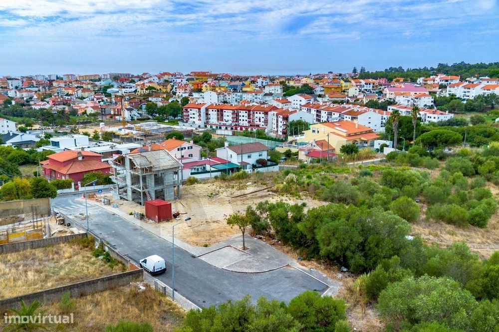 Terreno no Estoril, a 5min a pé do Estádio, com 650m2 de área