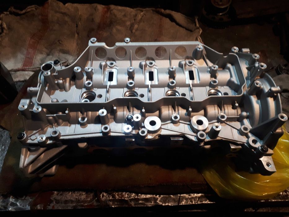 Głowica Nowa renault 2.0 dci trafic vivaro OPEL cdti fiat talento