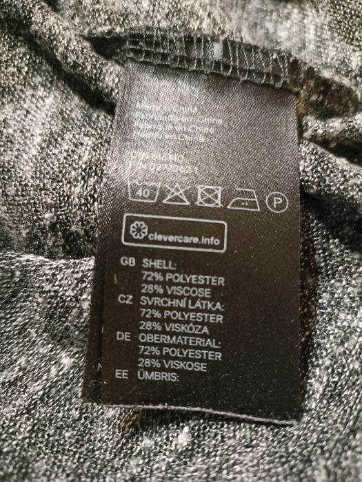 Cienki, szeroki sweter z rozcięciami po bokach, rozmiar S.