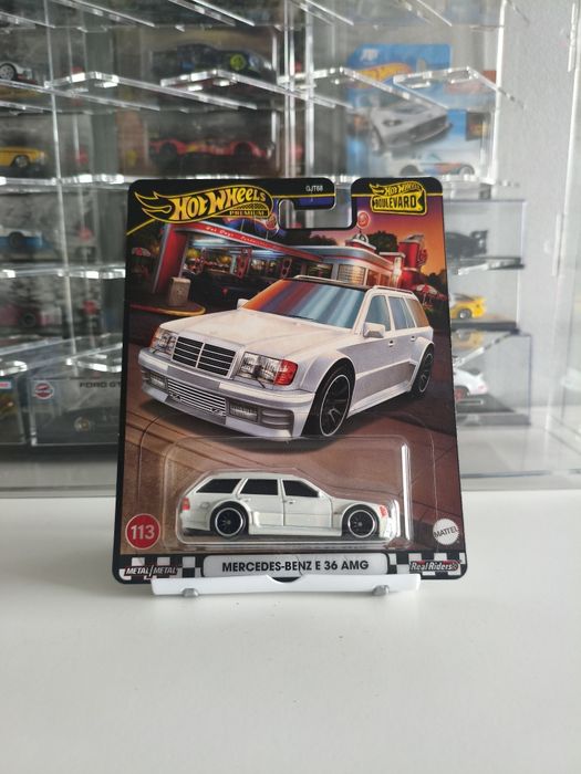 Mercedes E36 AMG Hot Wheels Premium Boulevard 1:64
