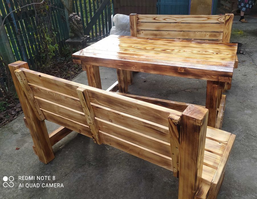 Столи лавки комплекти меблі для саду кафе барів