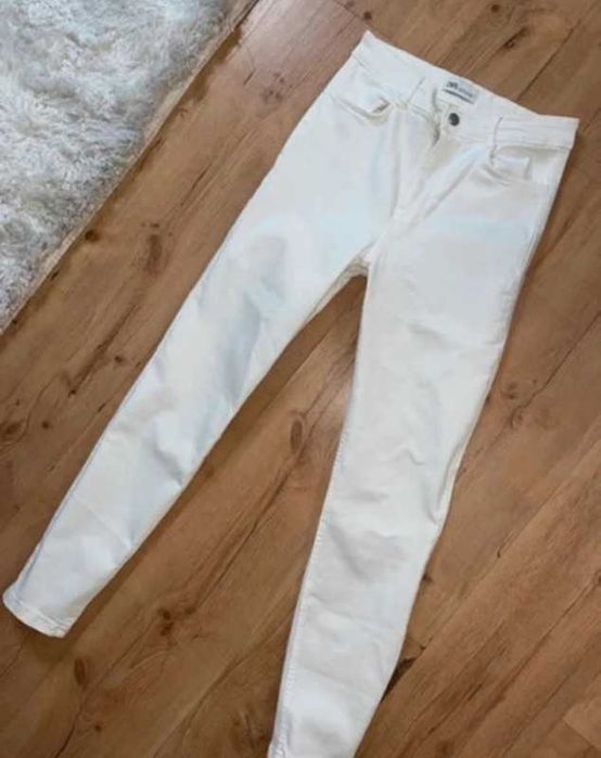 Zara trafaluc białe jeansy wysoki stan 38 M
