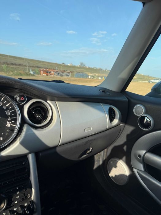 Mini Cooper R50 (2001 / 1.6)
