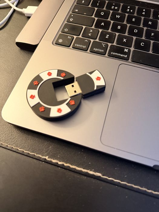 Pen USB 128gb em forma de ficha de casino