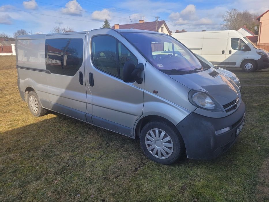 Opel Vivaro 2.5 135km  long 5 osobowy