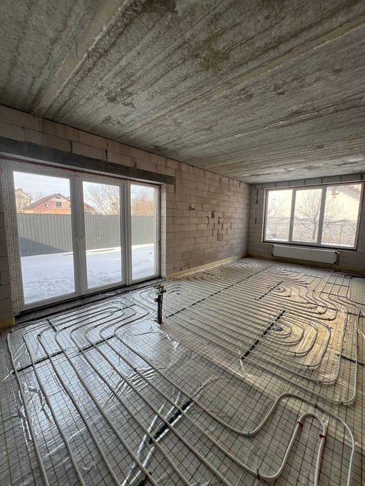 Продається зданий дуплекс з наповненням у Крихівцях.