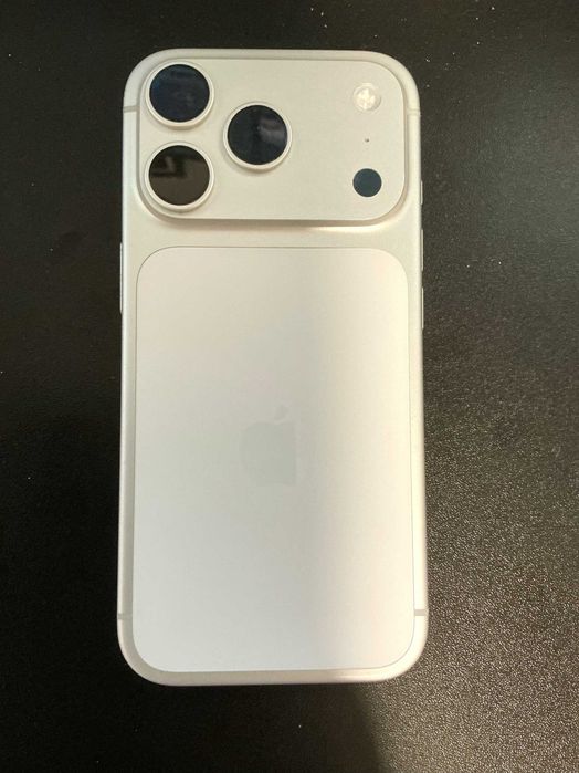 Apple iPhone 17 Pro 256GB Branco - Impecável - Bateria a 100%