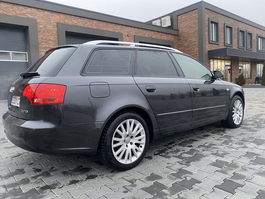 Дуже гарний стан.Колір Сірий.