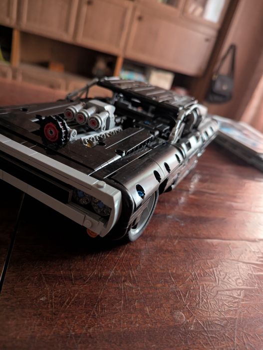 Лего  в наявності 5 наборів