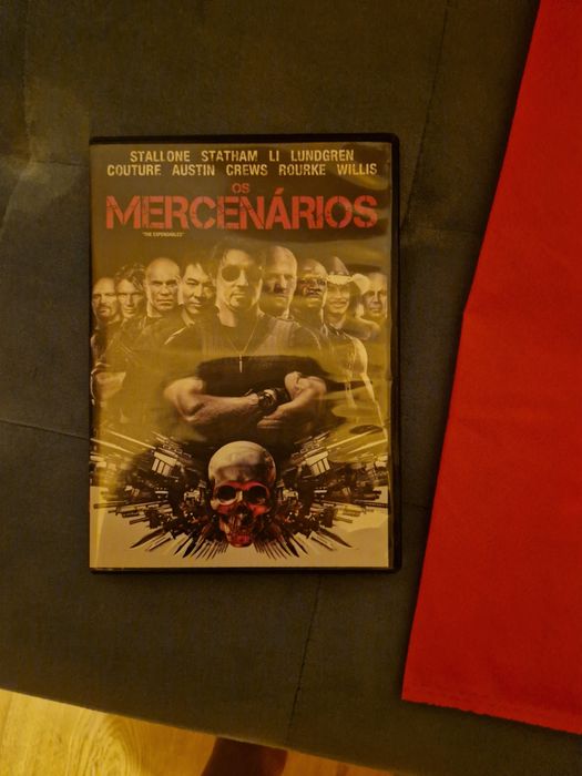 4 dvd em caixa .