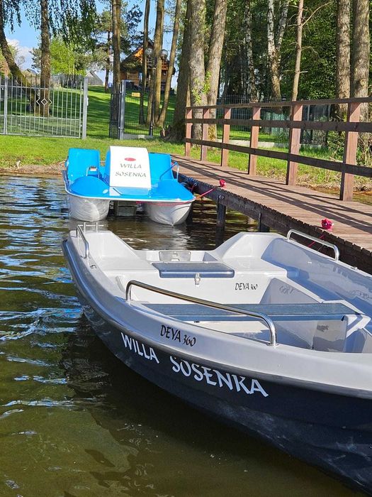 Mazury domek  linia brzegowa jezioro Kalwa Willa Sosenka pomost  łódka