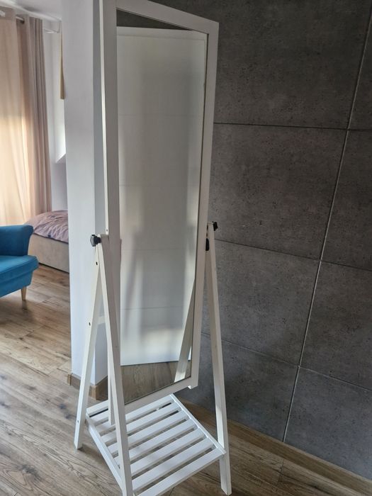 Lustro stojące biale drewno